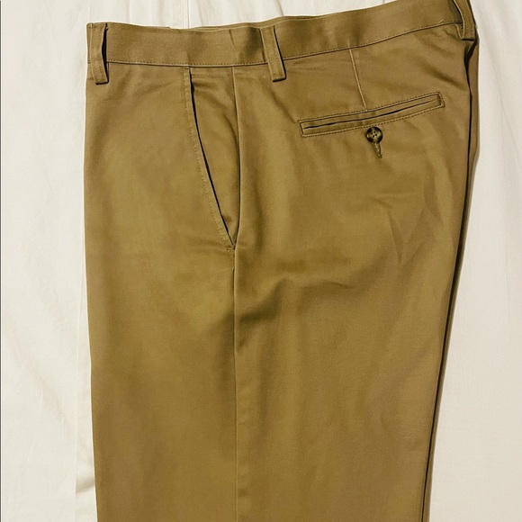 Merona Men’s Khaki Flat Front Pants - Picture 1 of 6